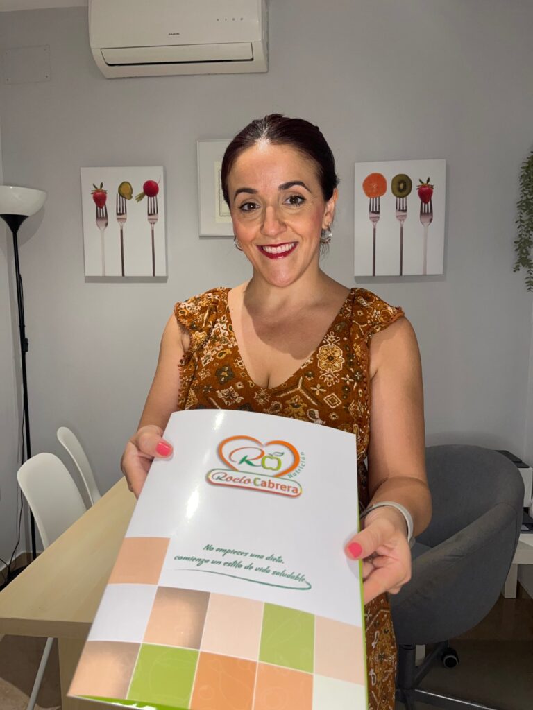 Rocío Cabrera en su consulta